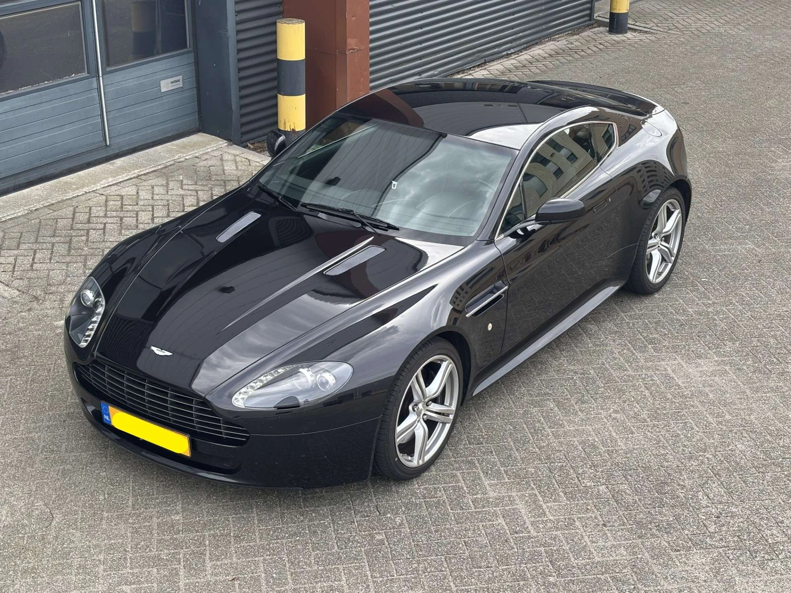 Aston Martin Vantage