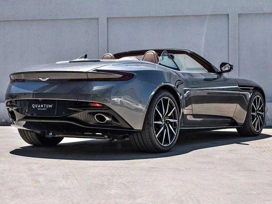 Aston Martin DB11