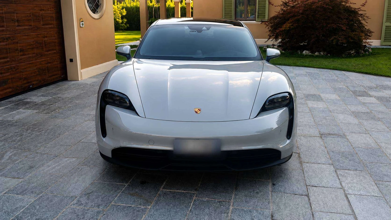 Porsche Taycan undefined