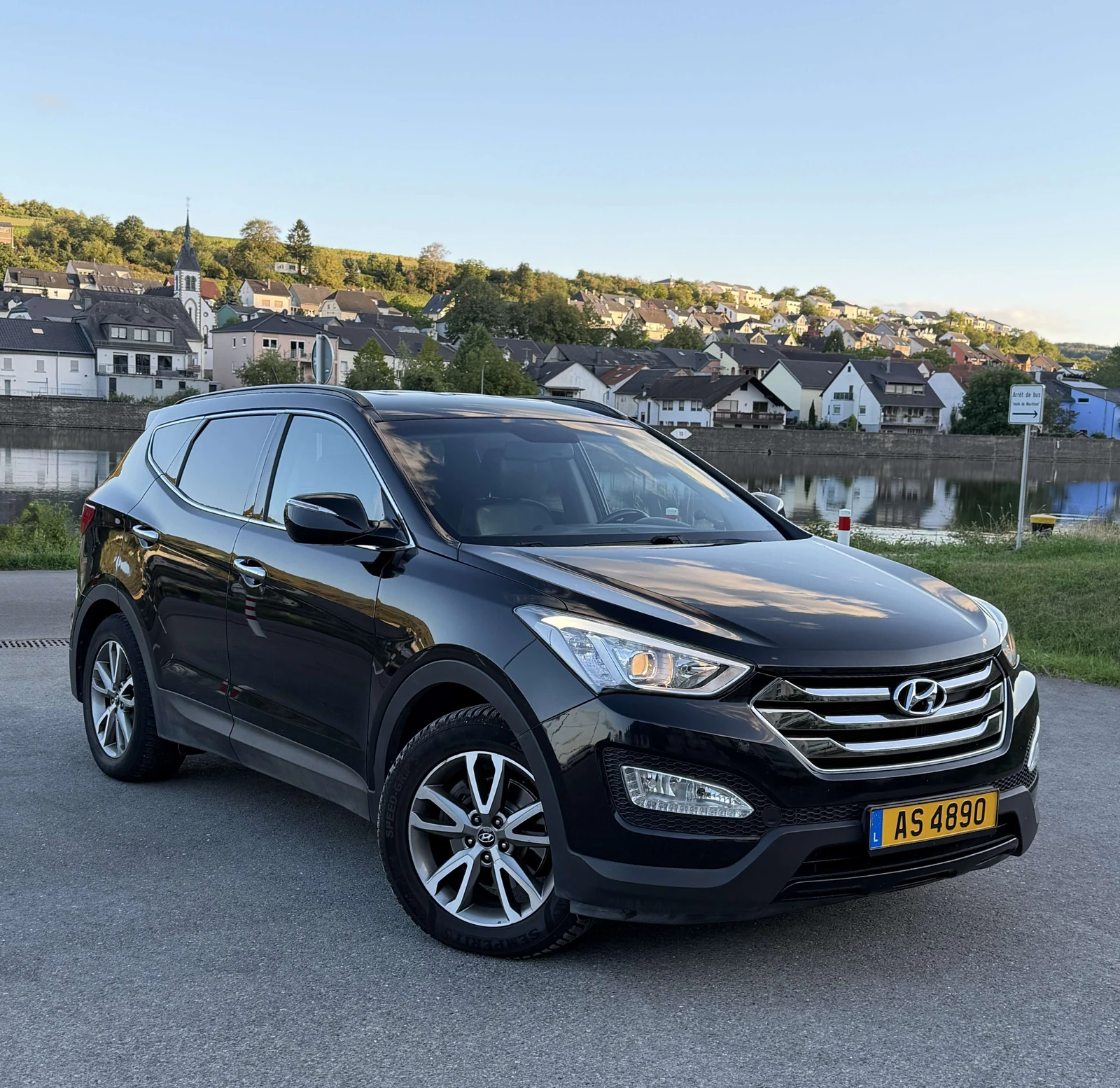 Hyundai SANTA FE