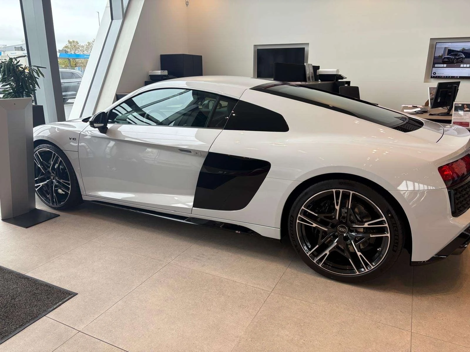 Audi R8 undefined