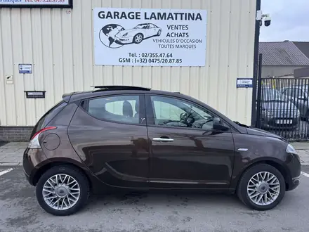 Lancia Ypsilon