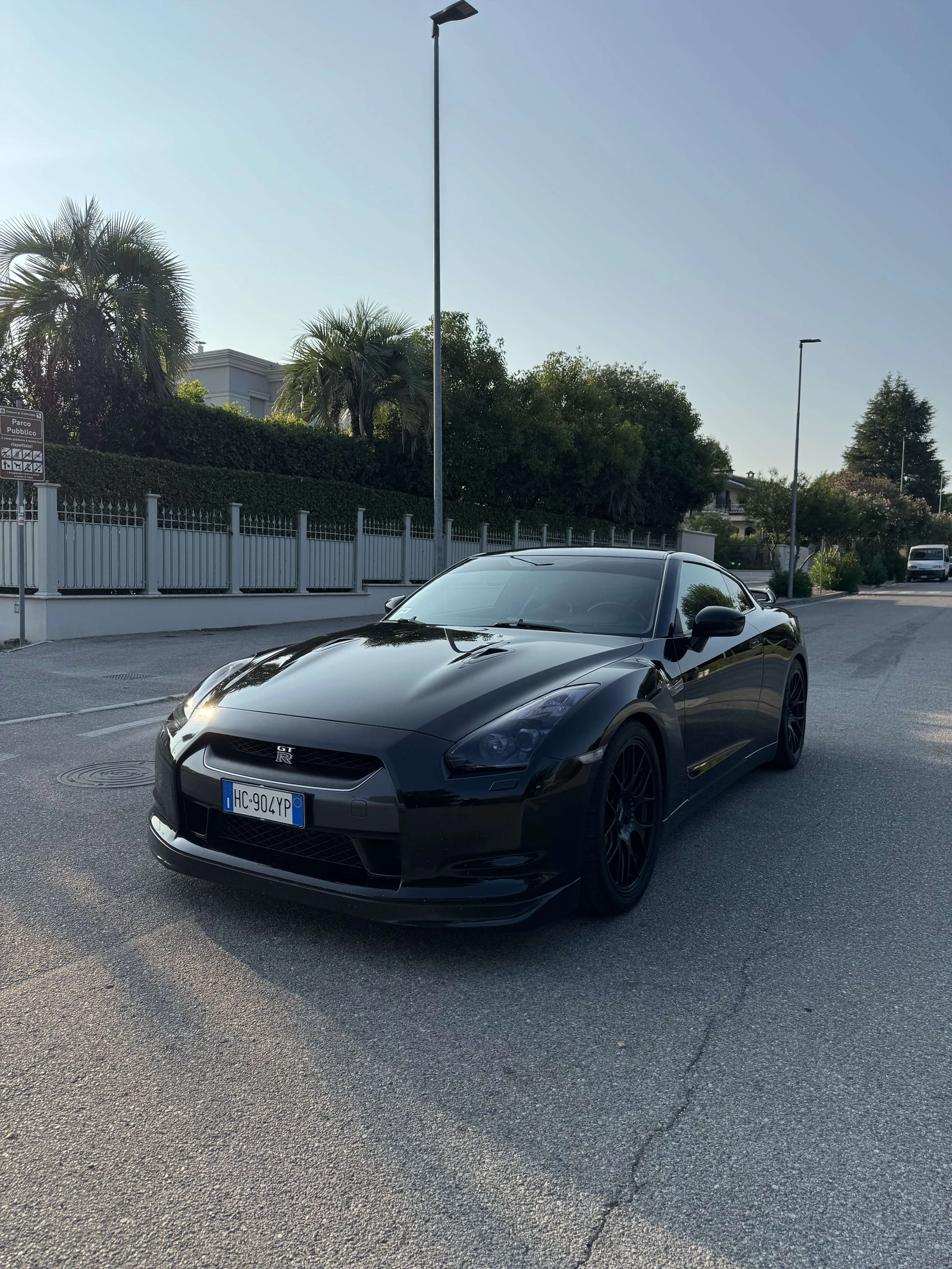 Nissan GT-R