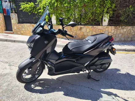Yamaha X-Max 125