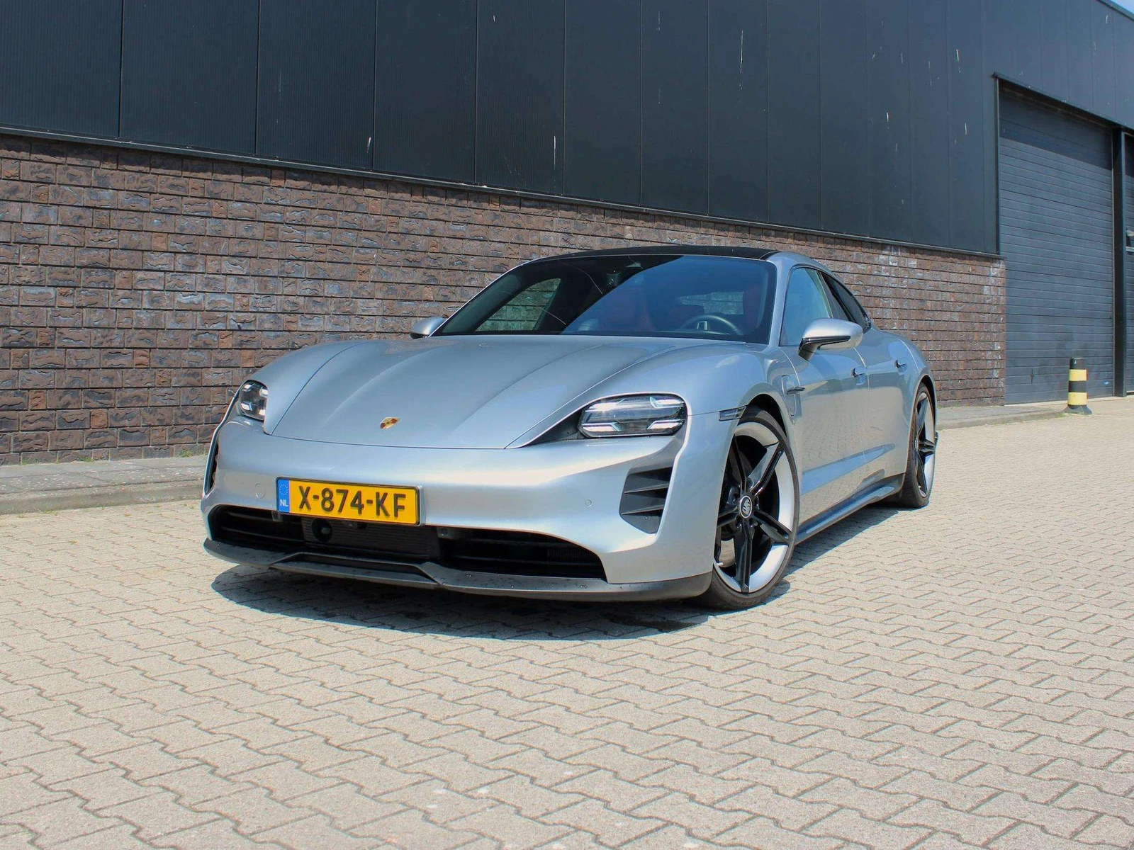 Porsche Taycan undefined