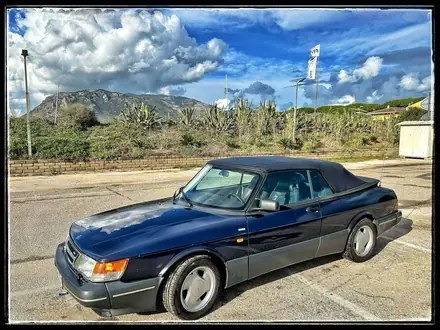 Saab 900