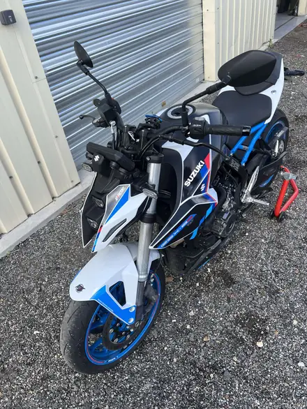 Suzuki GSX 8S