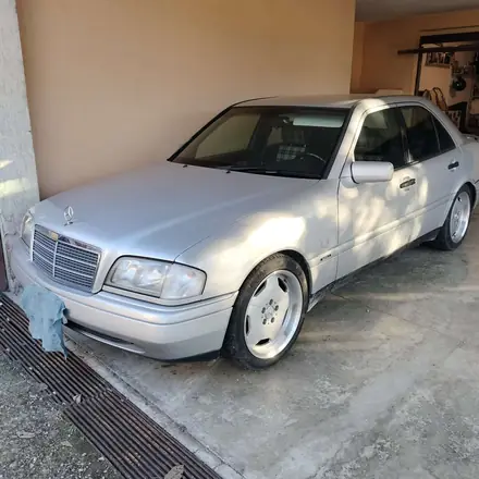 Mercedes-Benz C 200