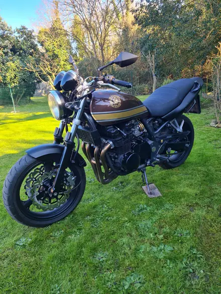 Kawasaki ZR - 7