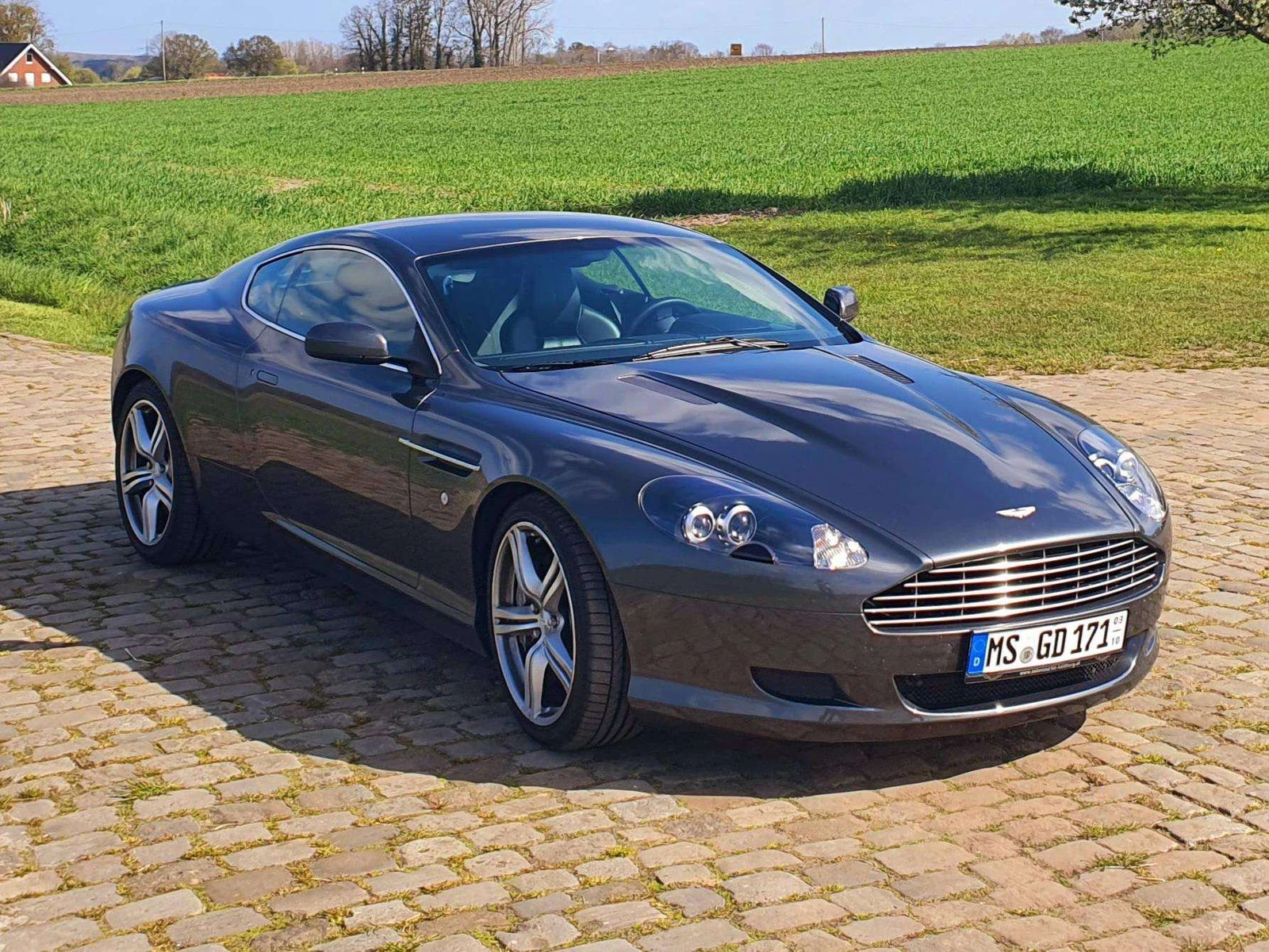 Aston Martin DB9 undefined