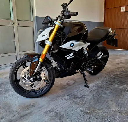 BMW G 310 R