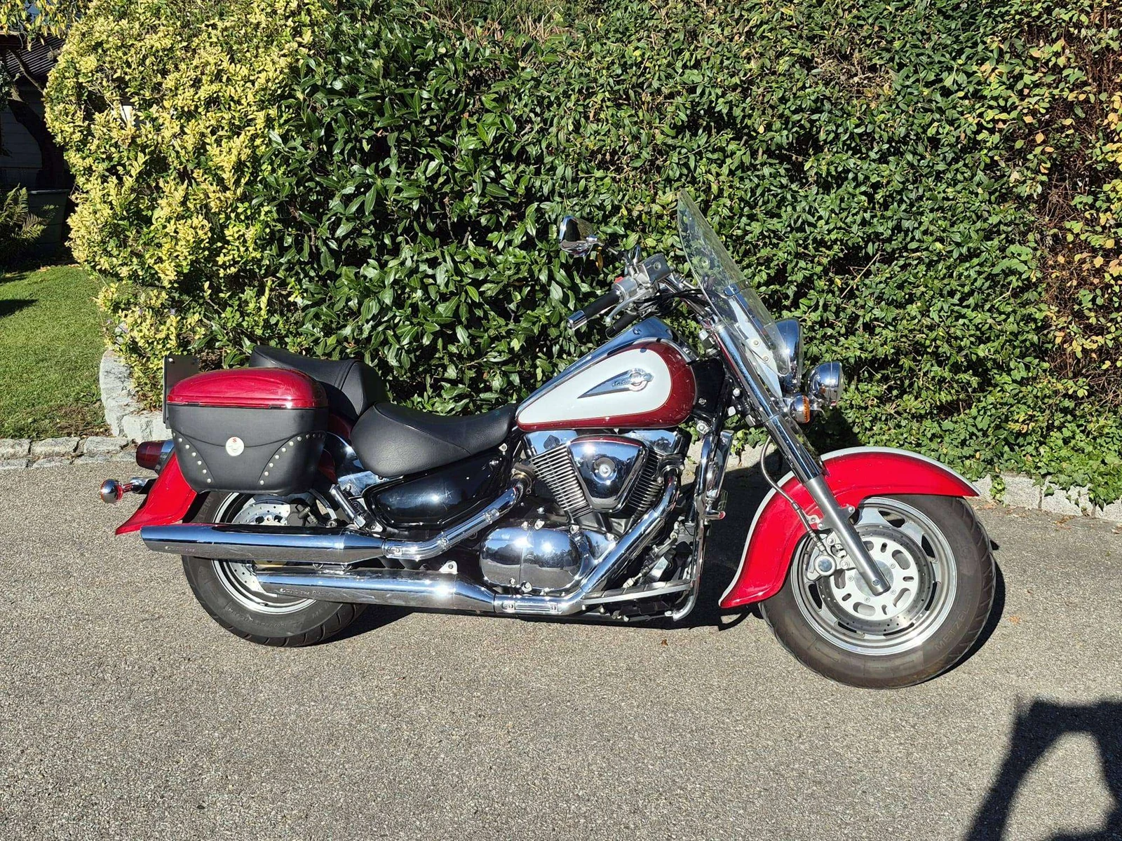 Suzuki Intruder C