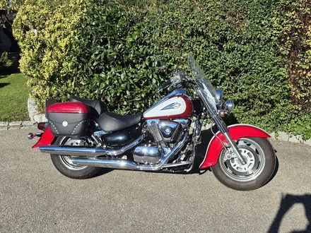 Suzuki Intruder C