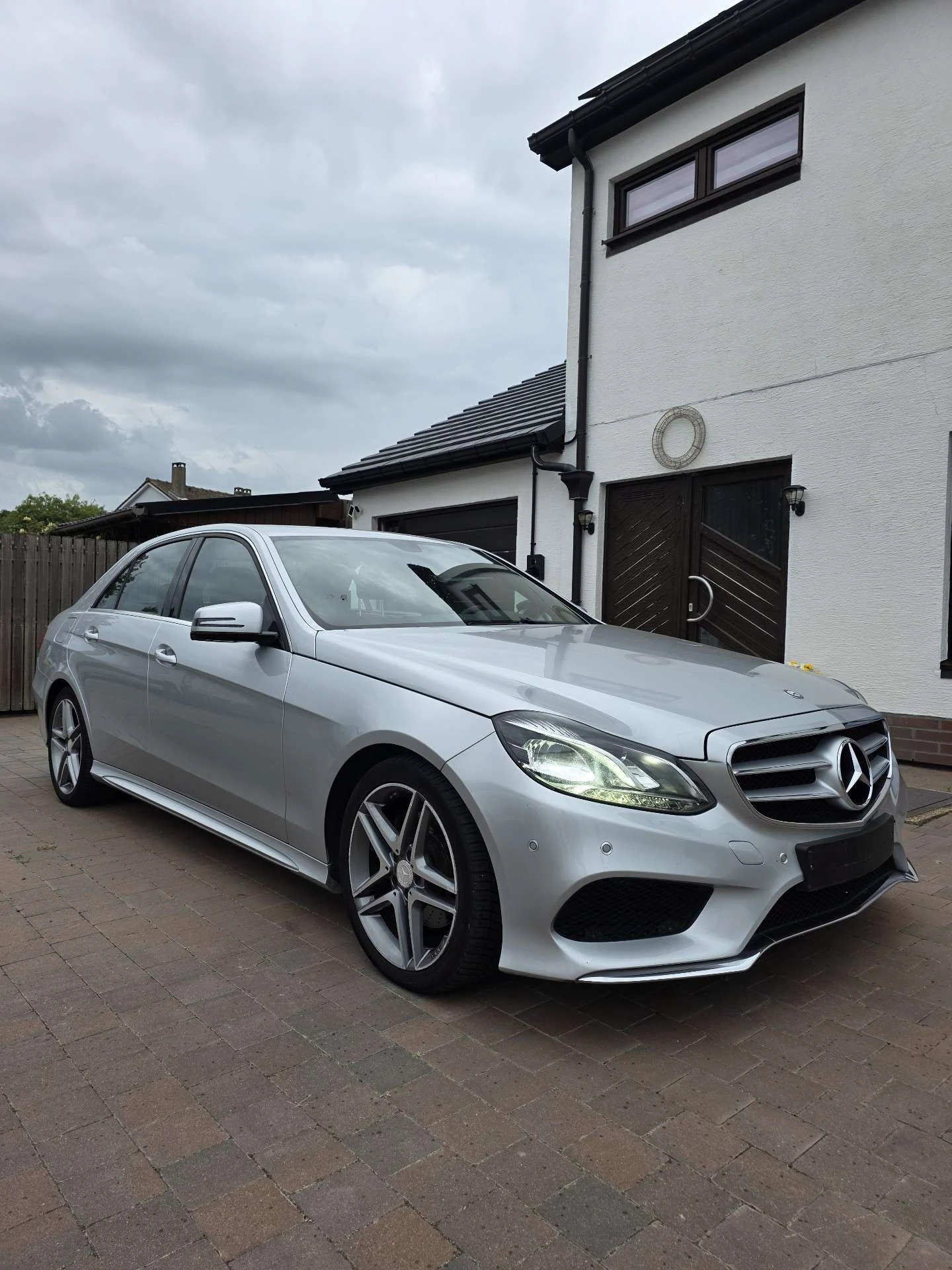 Mercedes-Benz E 200