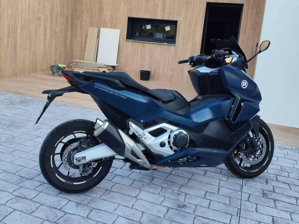 Honda Forza 750