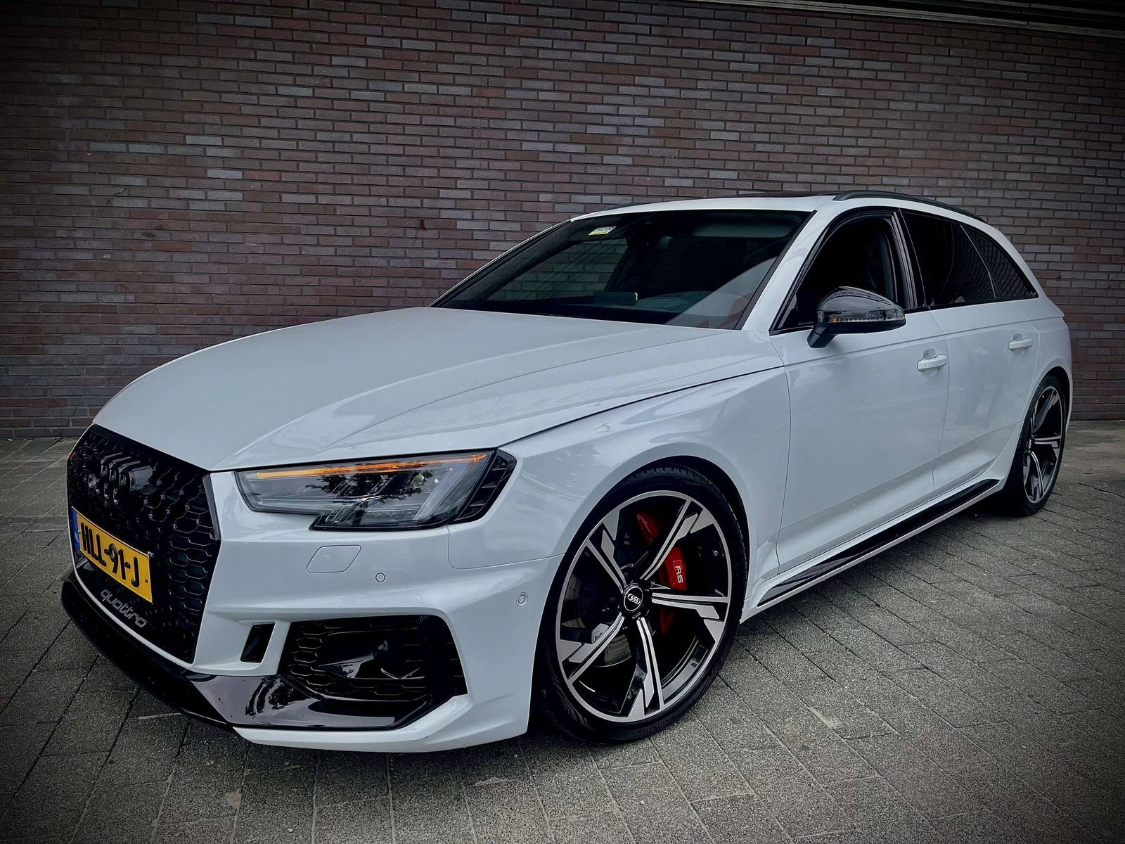 Audi RS4 undefined