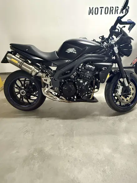 Triumph Speed Triple 1050