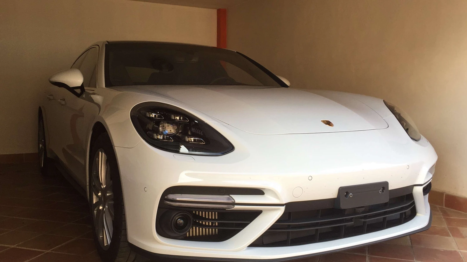Porsche Panamera undefined
