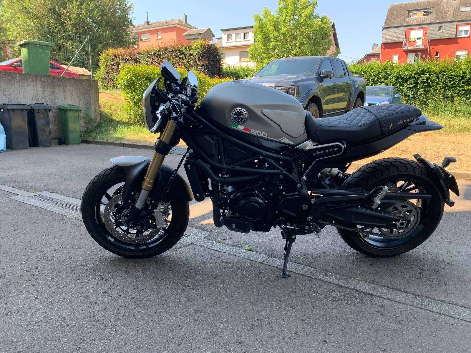 Benelli Cafe Racer