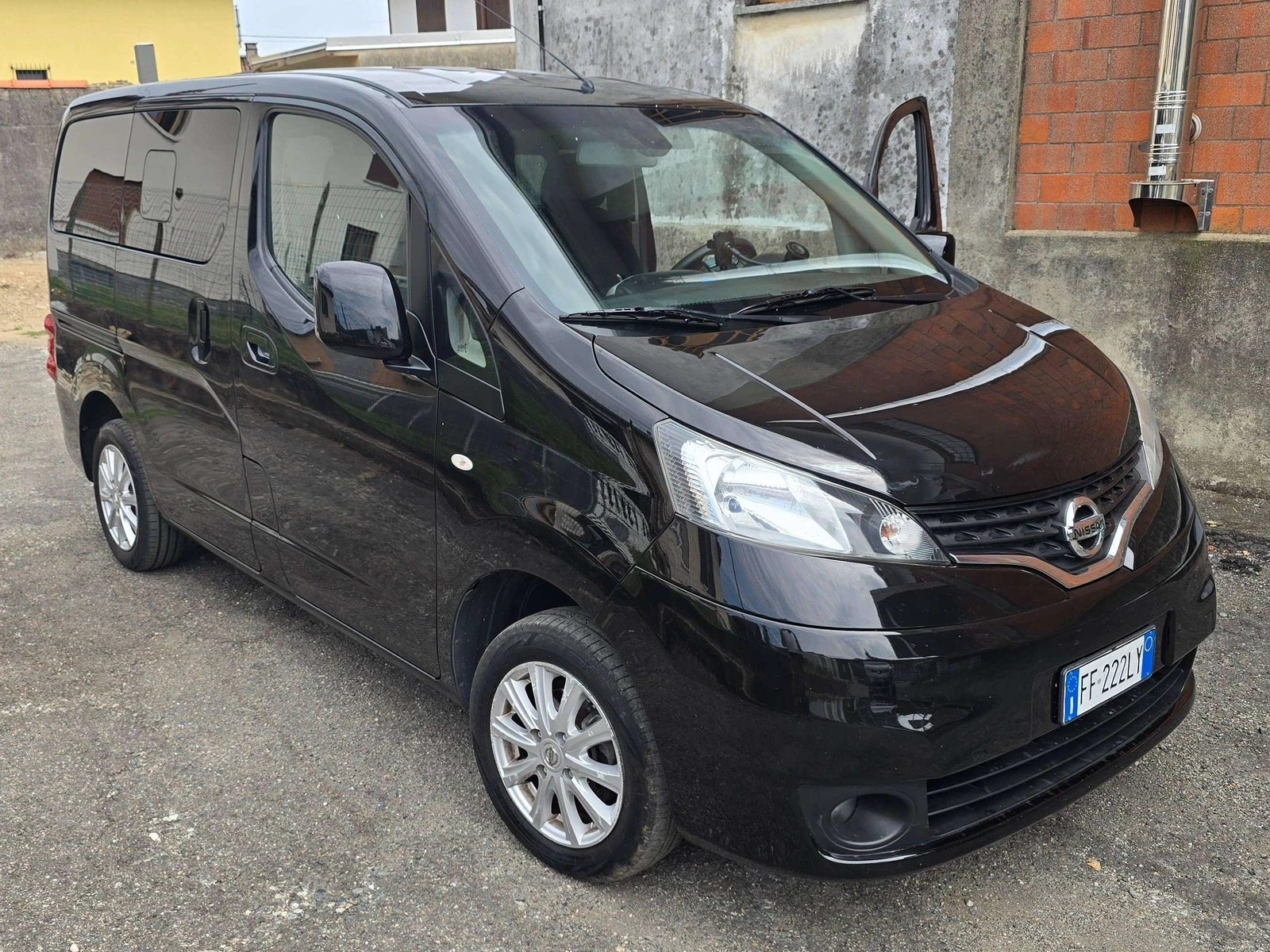 Nissan Evalia