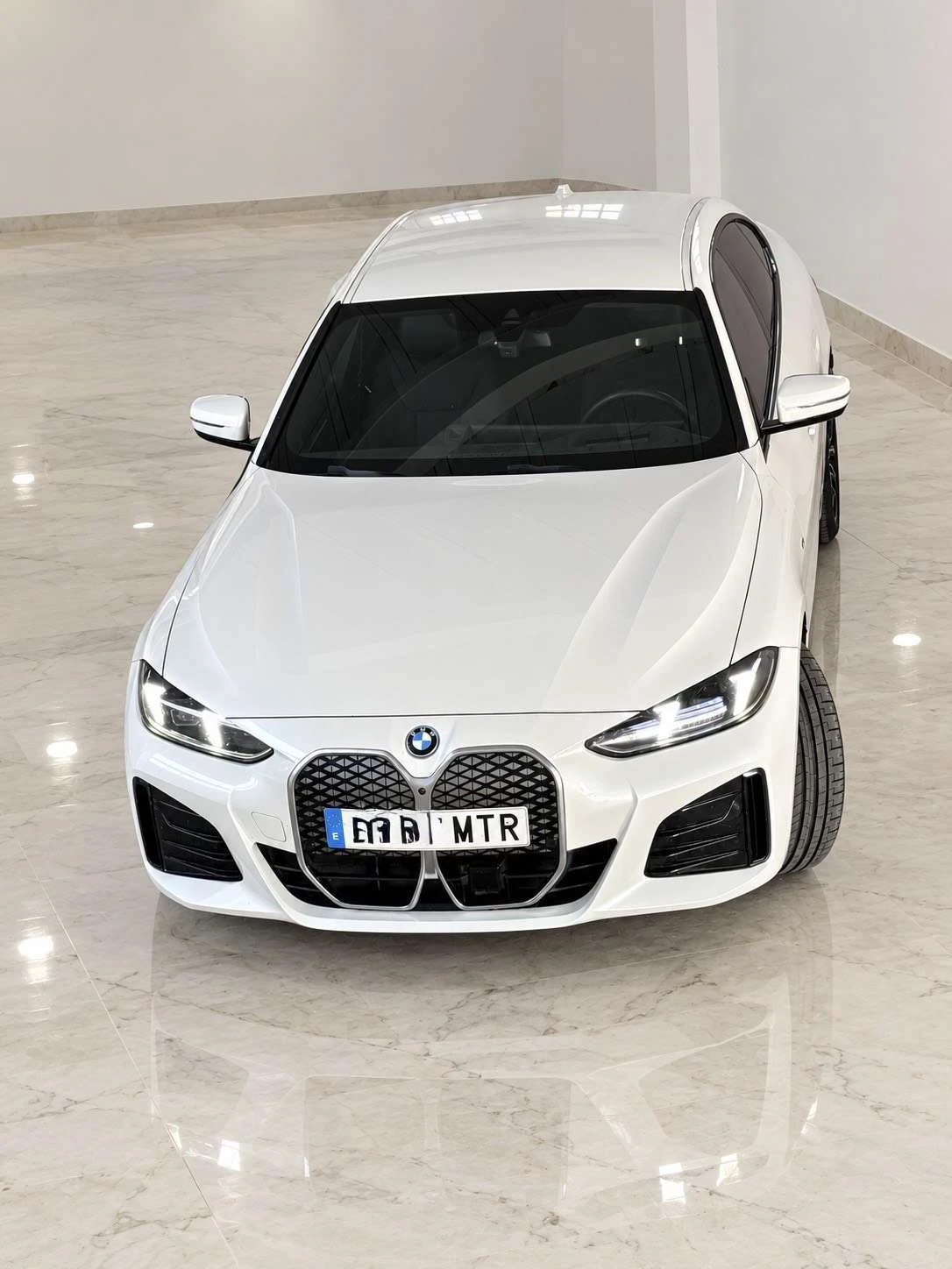 BMW i4