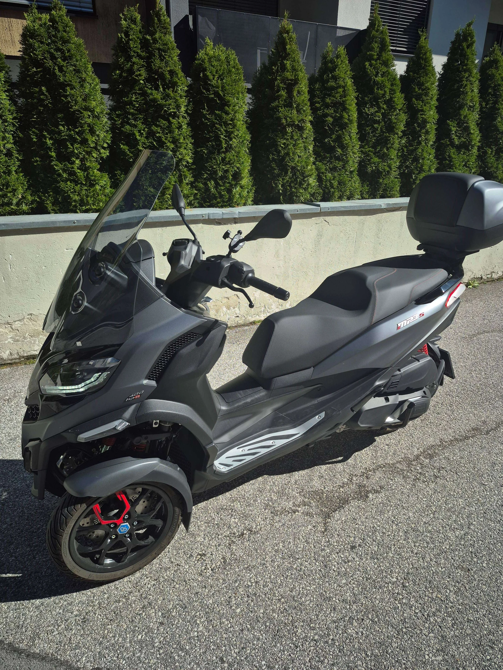 Piaggio MP3 400