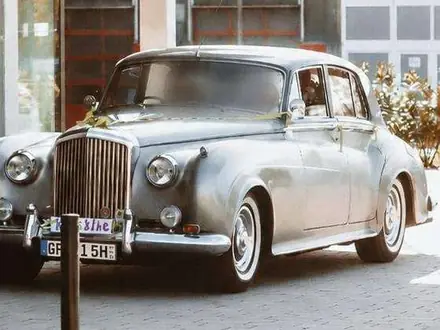 Bentley S2