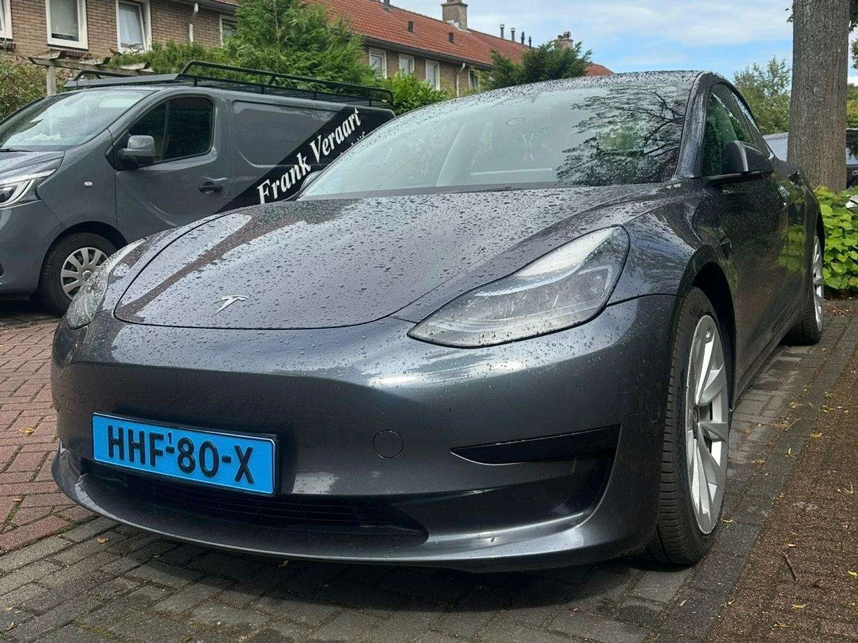 Tesla Model 3 undefined