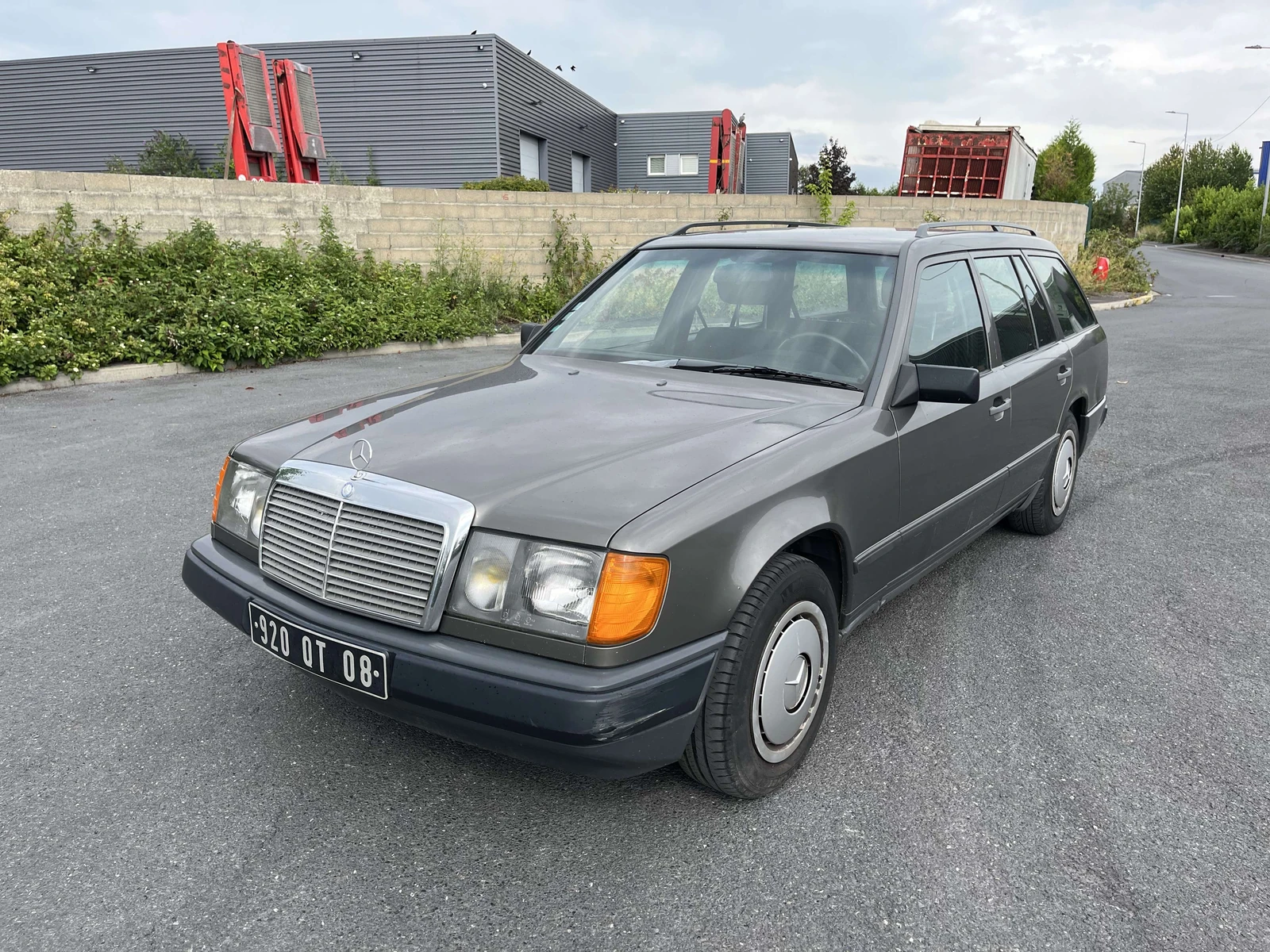 Mercedes-Benz E 300