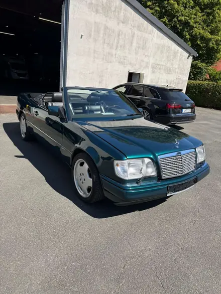 Mercedes-Benz 320