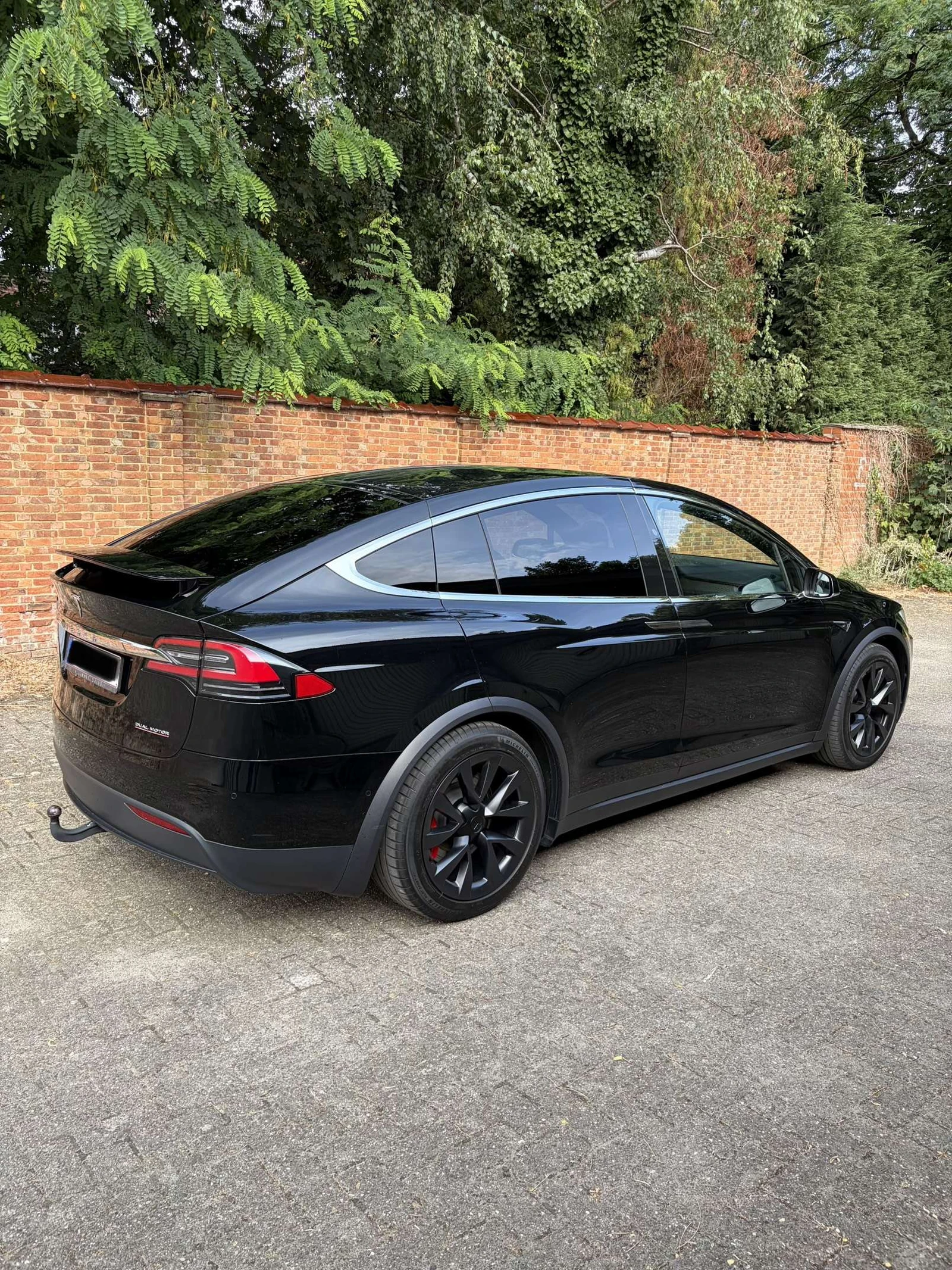 Tesla Model X undefined