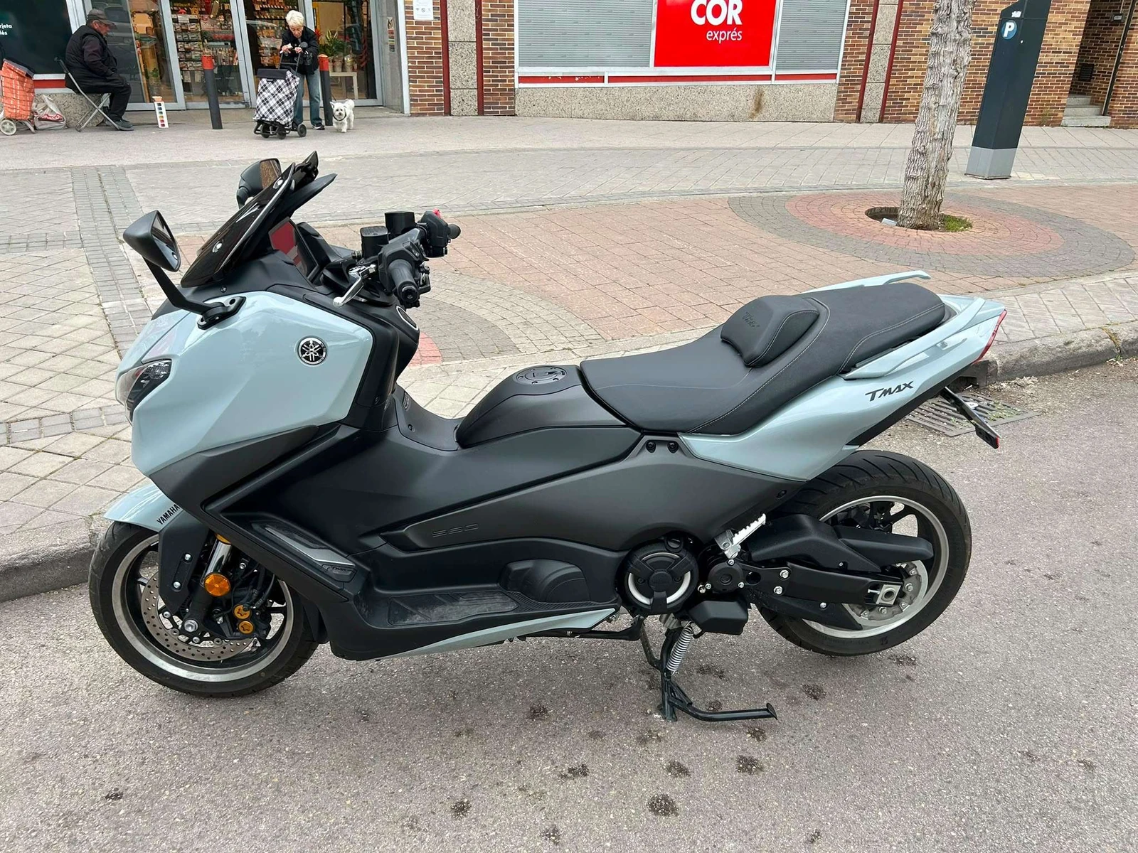 Yamaha TMAX 560