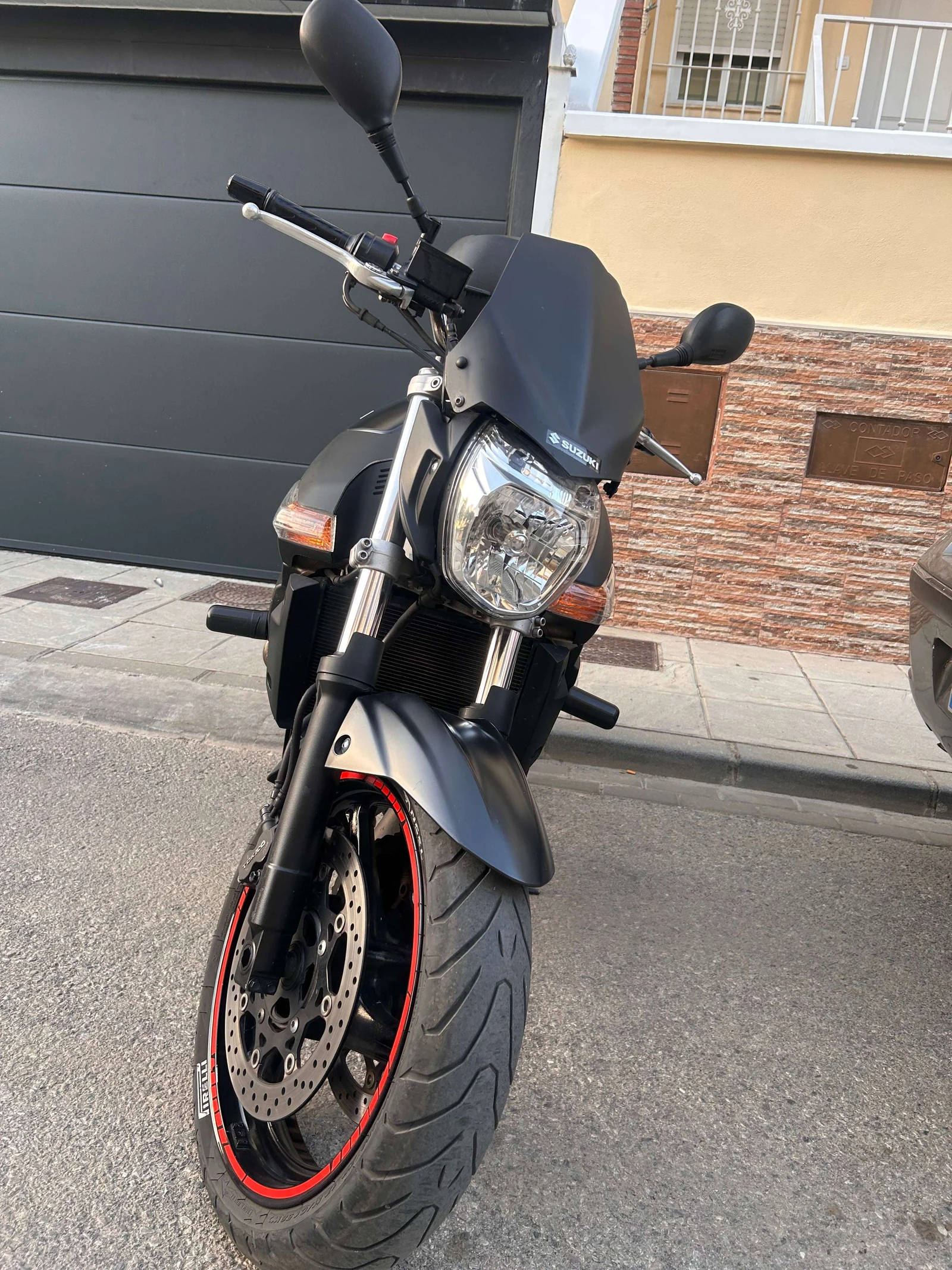 Suzuki GSR 600