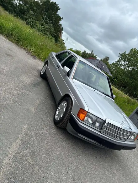 Mercedes-Benz 190