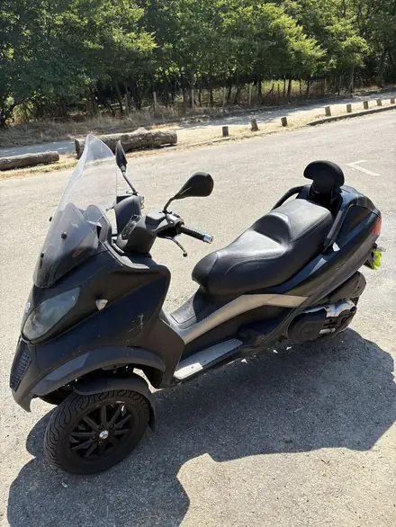 Piaggio MP3 500