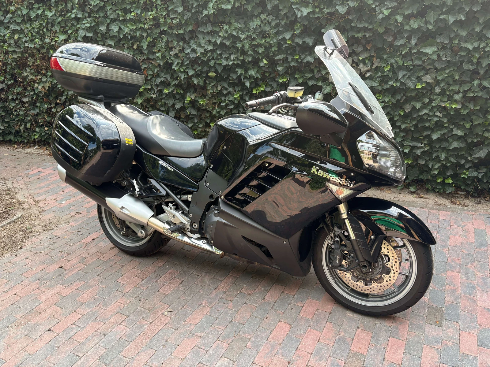 Kawasaki GTR 1400 undefined