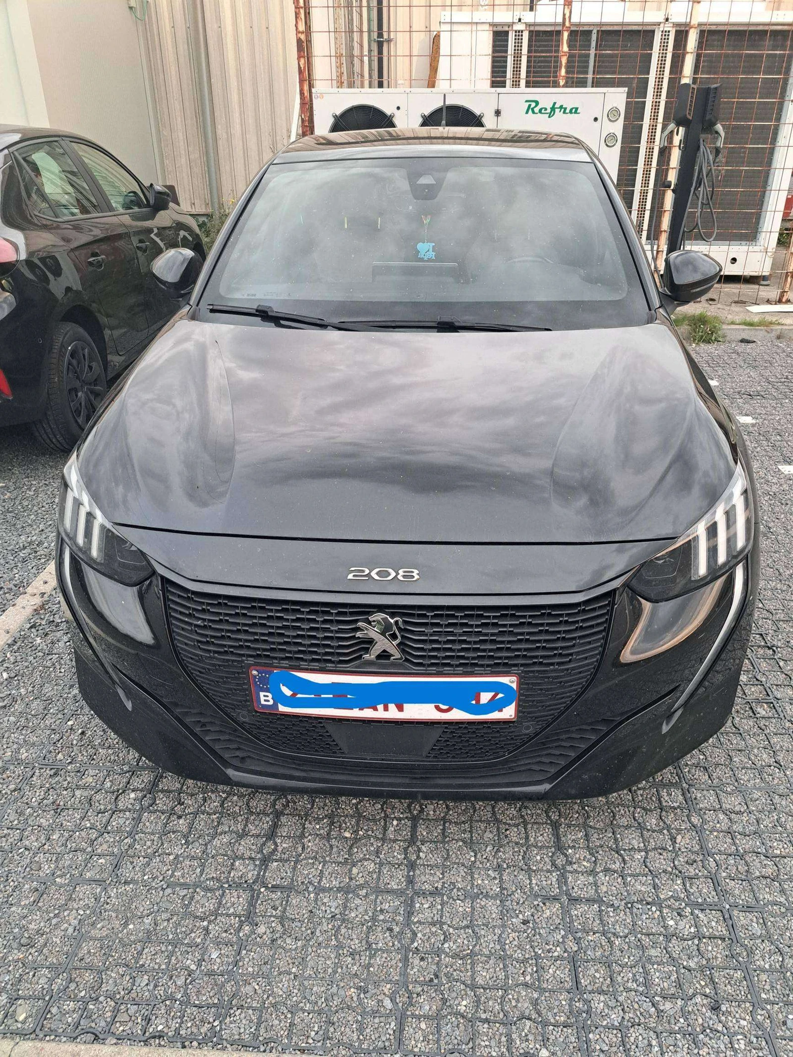 Peugeot e-208