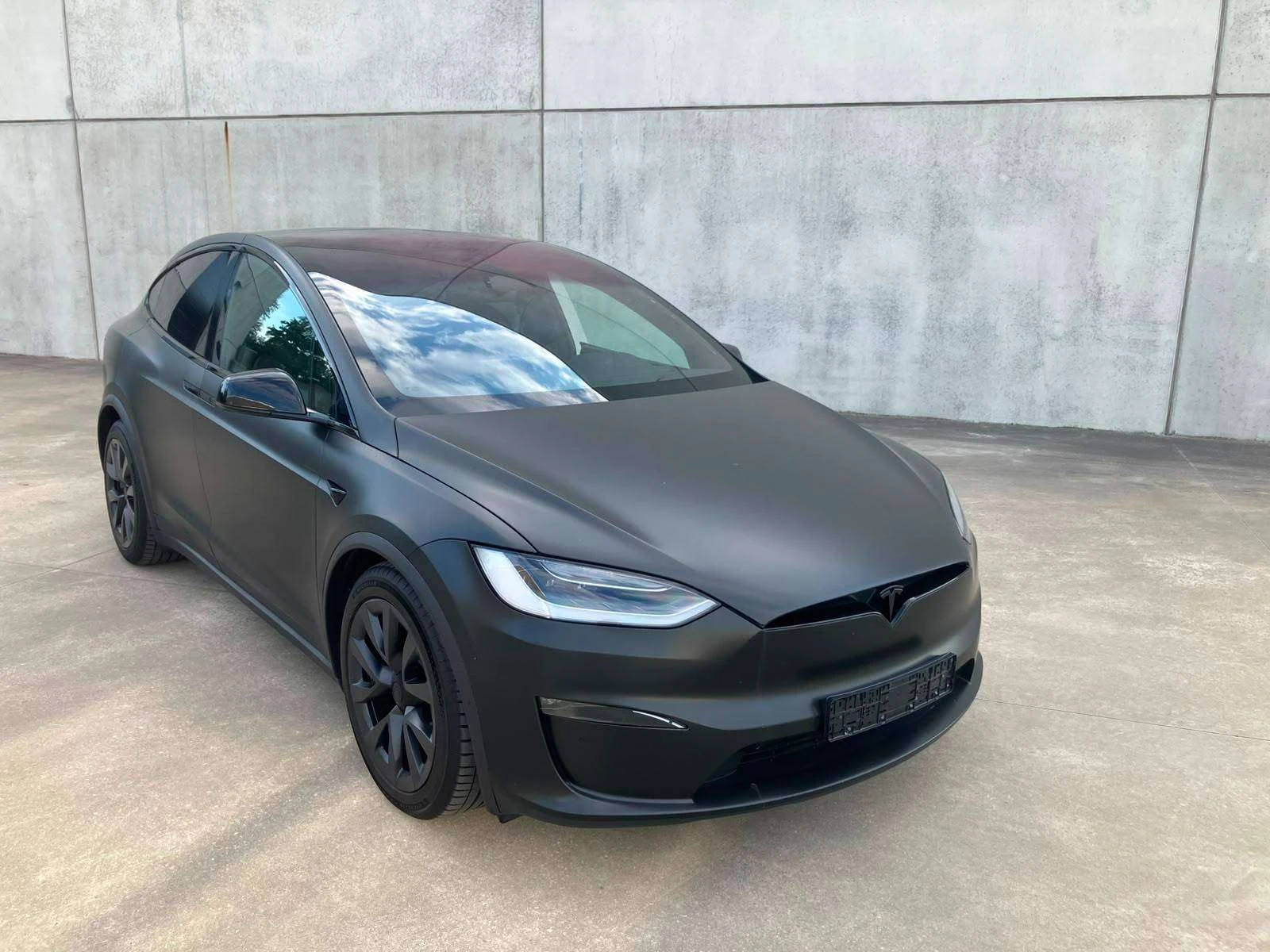 Tesla Model X undefined