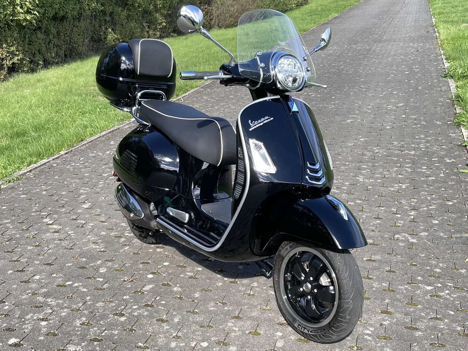 Vespa GTS Super 300