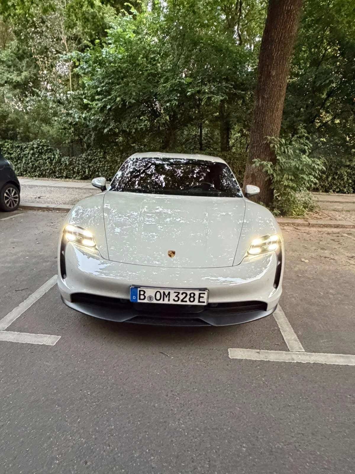 Porsche Taycan undefined