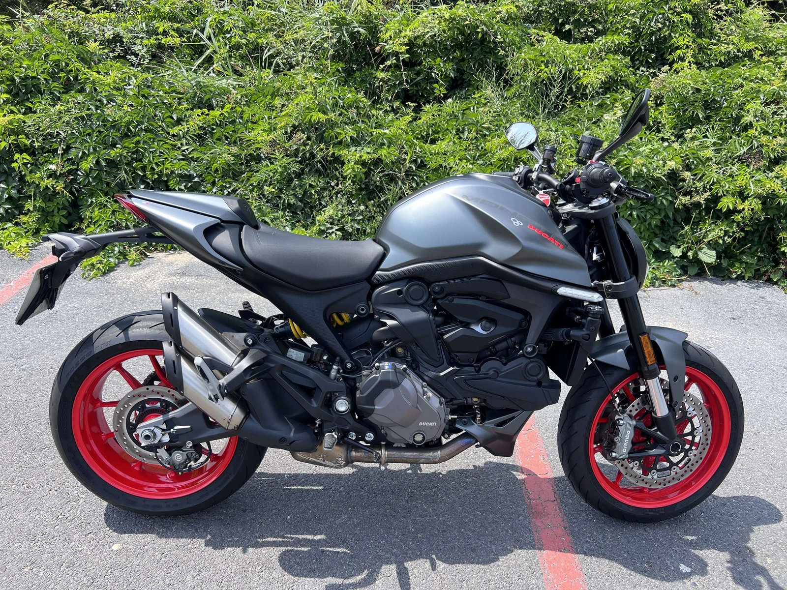 Ducati Monster 937