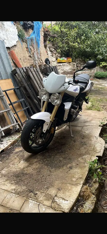 Triumph Street Triple 675
