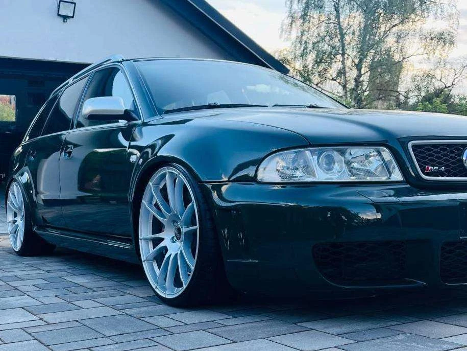 Audi RS4 undefined