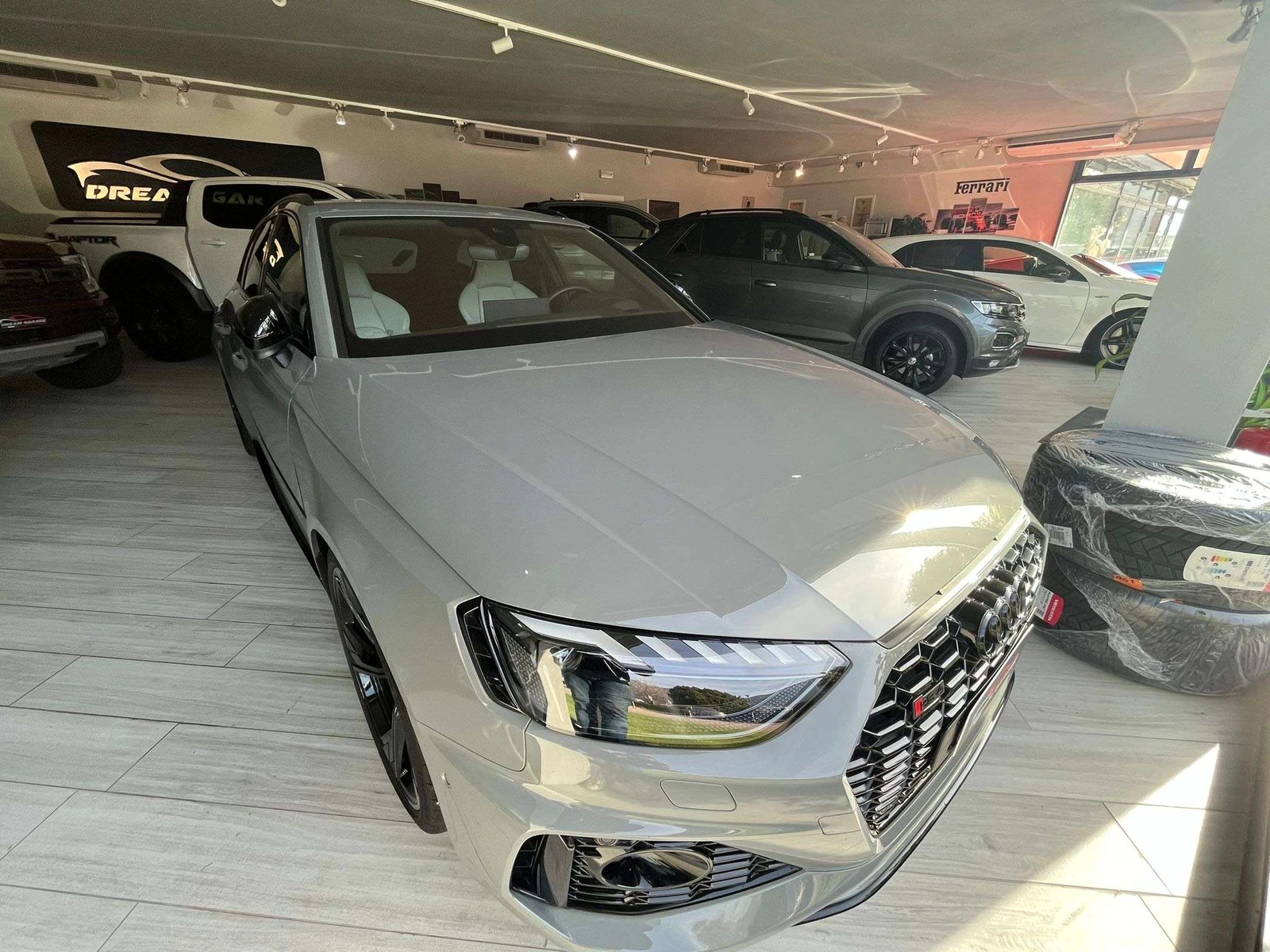 Audi RS4 undefined