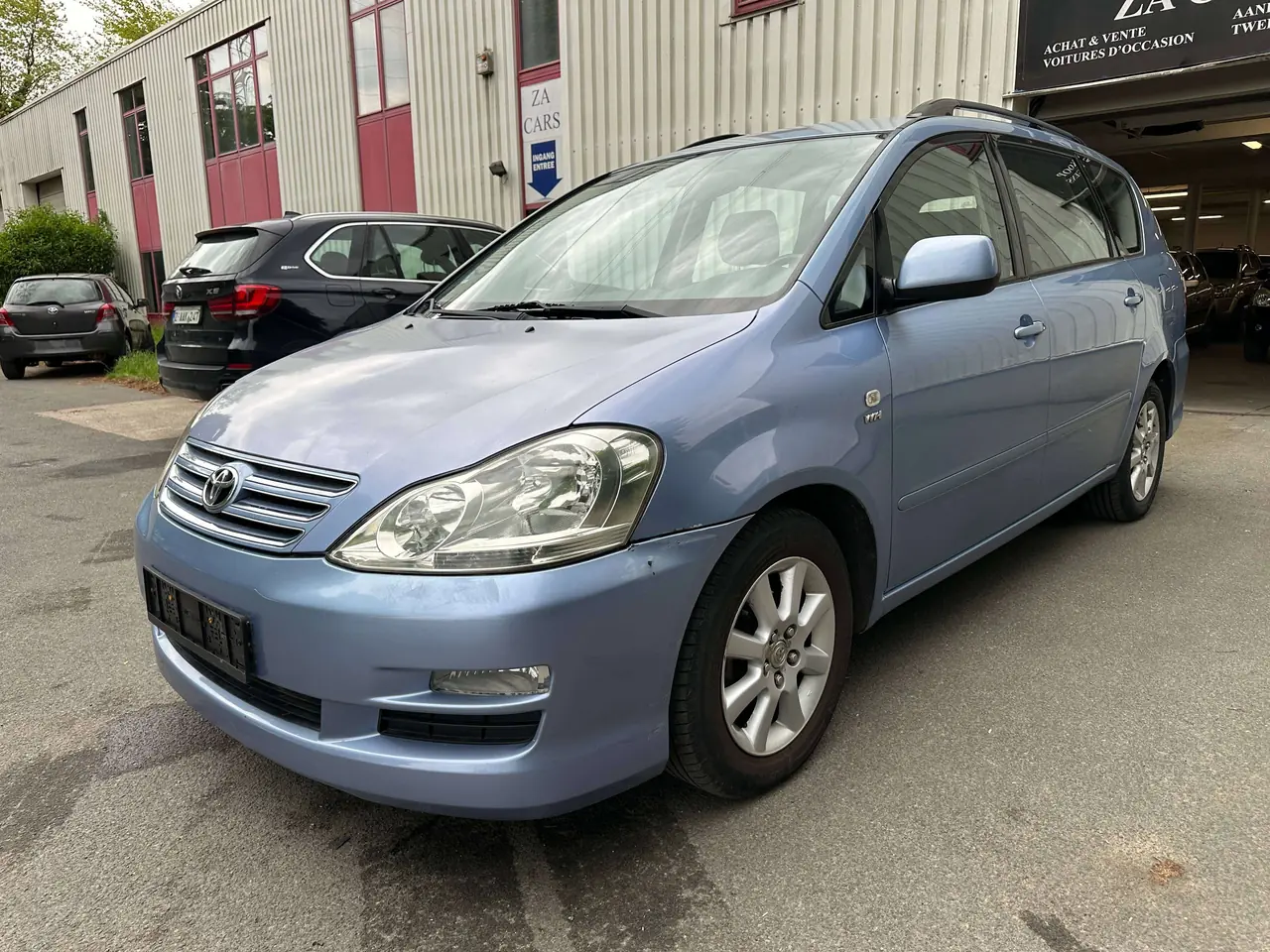 Toyota Avensis Verso 2005