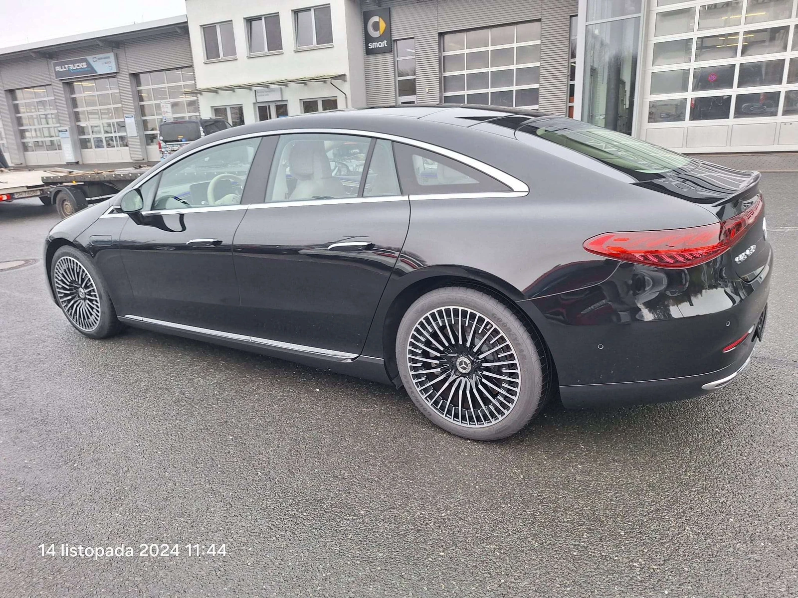 Mercedes-Benz EQS