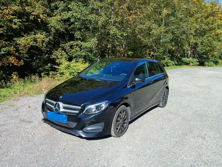 Mercedes-Benz B 220