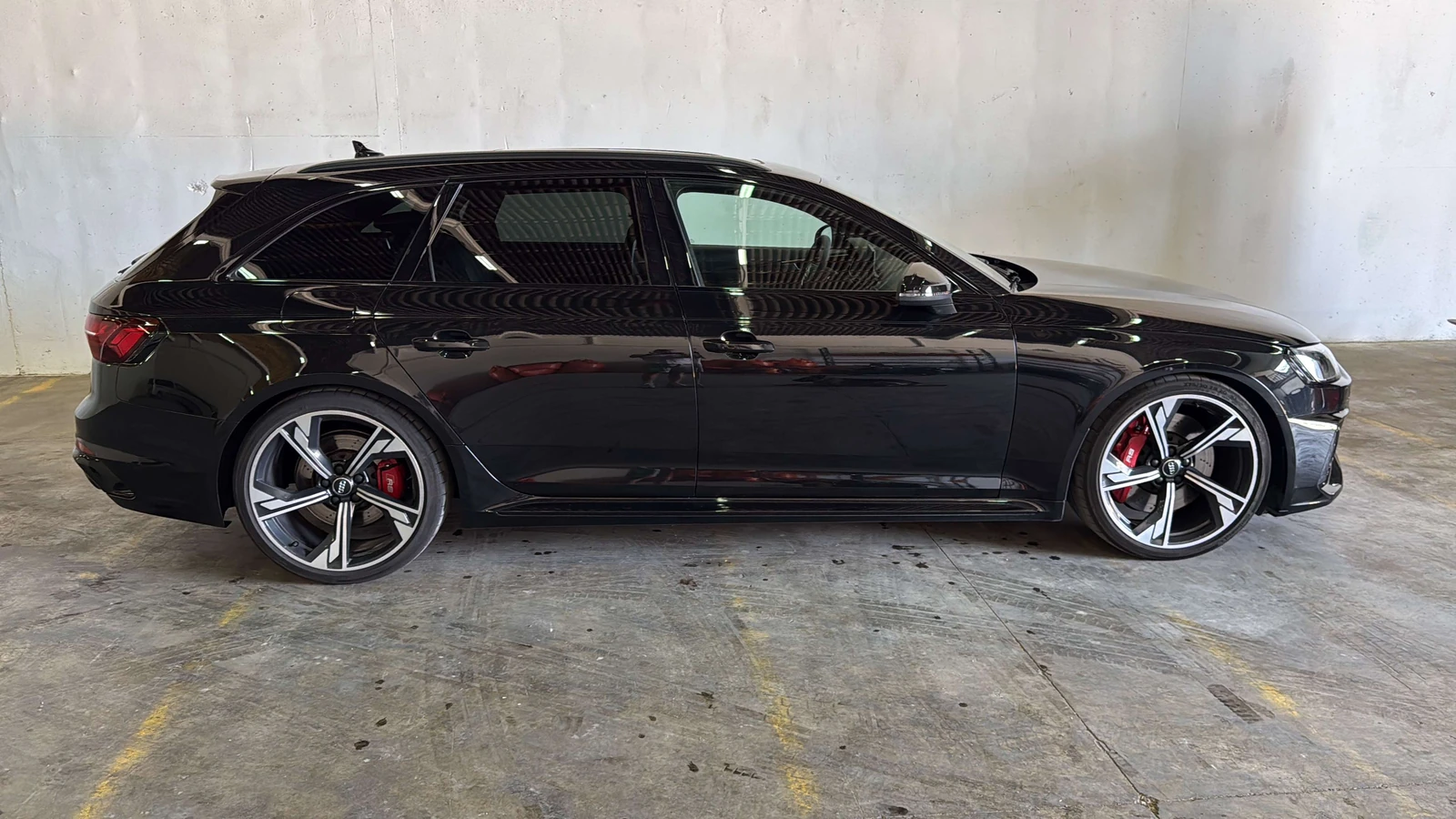 Audi RS4 undefined