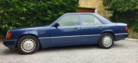 Mercedes-Benz E 320