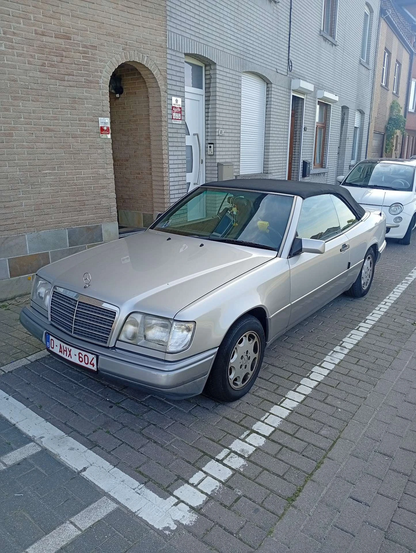 Mercedes-Benz E 200